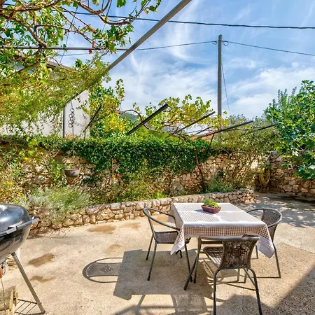 بيت للعطل Jopa