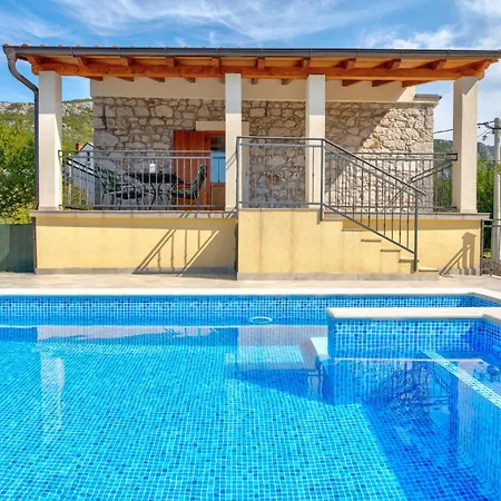 Jopa بيت للعطل